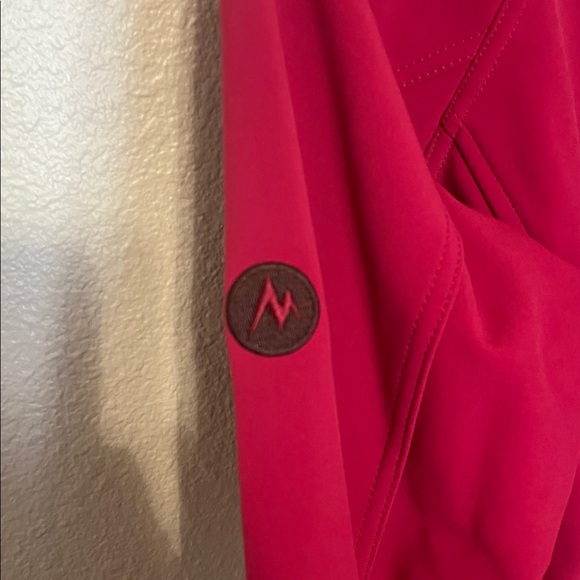 Womens Marmot lightweight shell jacket, red. - Picture 5 of 9